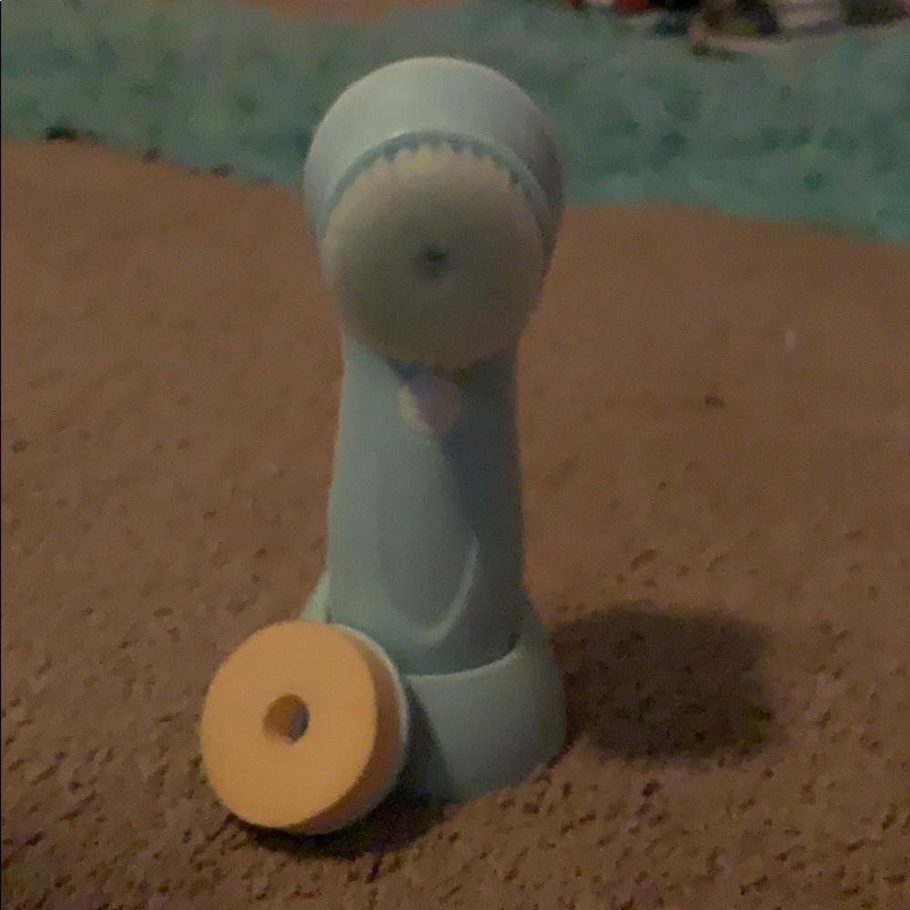 skin cleansing device